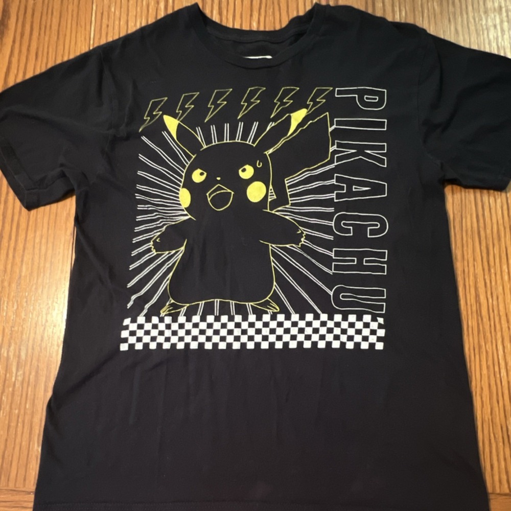 Pokémon Pikachu Men's Shirt Medium Black Graphic Cotton Short Sleeve Crew Neck